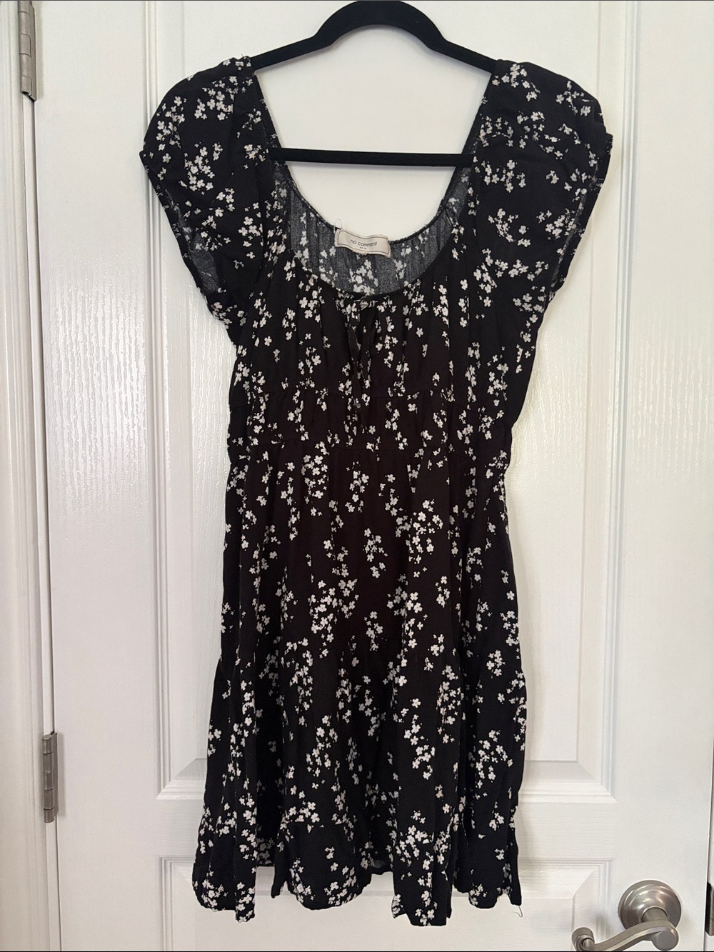 No Comment Juniors Small Black Floral Short Sleeve Mini Dress Lightweight Flowy